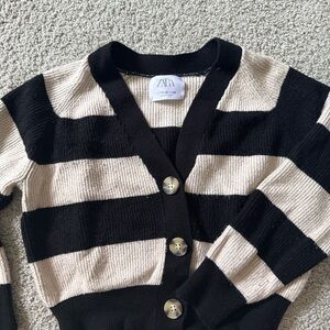 Zara Women's Black and Cream Striped Cardigan